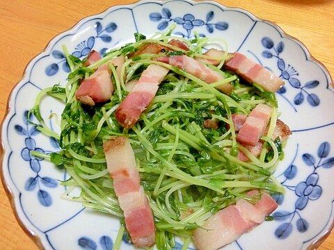 豆苗とベーコンの中華炒め